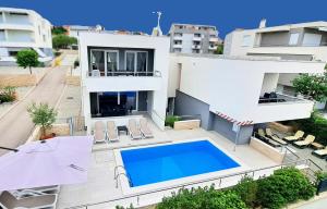 Bazén v ubytování Apartment Villa Lumada with Pool nebo v jeho okolí