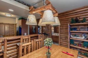 Η κουζίνα ή μικρή κουζίνα στο 2BR Village At Indian Point 608 near SDC-Free Tickets Daily up to $500 Value