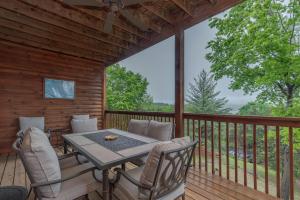 Μπαλκόνι ή βεράντα στο 2BR Village At Indian Point 608 near SDC-Free Tickets Daily up to $500 Value