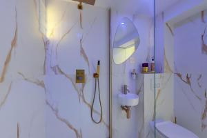 Koupelna v ubytování Suite romantique avec jacuzzi
