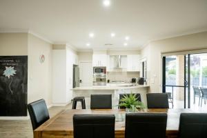 Η κουζίνα ή μικρή κουζίνα στο Bellevue Holiday House