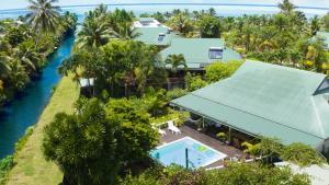 VaianaeVilla Nehea的带游泳池的房子的鸟瞰图