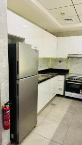 Dapur atau dapur kecil di Homestay in Business Bay with City Views