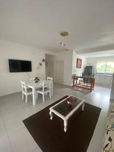 Télévision ou salle de divertissement dans l'établissement Vista Golf II Bahia Principe Playa-Nueva Romana