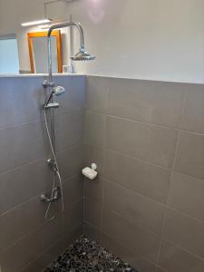 Bagno di Manohei Lodge- Chambre indépendante Pamatai