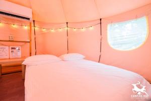Postel nebo postele na pokoji v ubytování 99Glamping