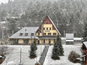 DÚPLEX La MOLINA a 5 minutos de las pistas de esquí during the winter