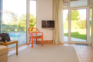 A piscina localizada em Liiiving in Porto | Oporto Garden Pool House ou nos arredores