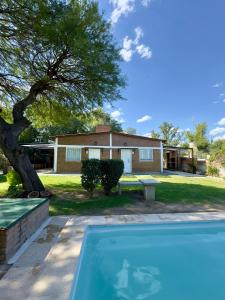 Swimmingpoolen hos eller tæt på La Algarroba