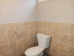 Phòng tắm tại CheapSleep Room Near Kitchener Airport- 24X7 Checkin