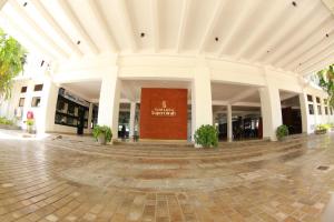 Mặt tiền/cổng chính của Hotel Lanka Super Corals