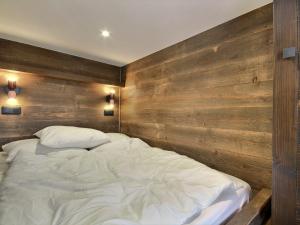 Ένα ή περισσότερα κρεβάτια σε δωμάτιο στο Bel appartement rénové 2024, 4 pers, vue Mont-Blanc - FR-1-455-266