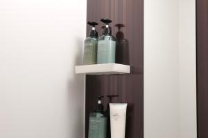 Gallery image of ROOMs 002 カフェ併設 綺麗なワンルーム 分倍河原駅から徒歩3分 in Fuchu