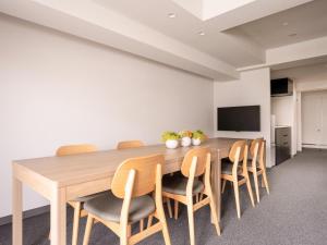TV a/nebo společenská místnost v ubytování MIMARU Osaka Shinsaibashi North