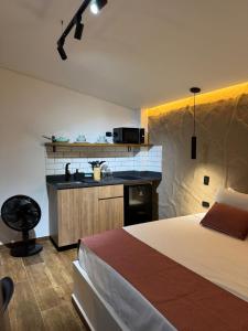 Dapur atau dapur kecil di Stadium Home Shelter