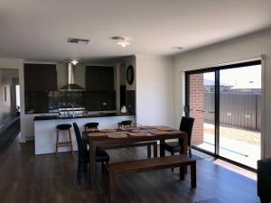 Foto dalla galleria di New modern and spacious in a quiet location only 12 min from the city a Strathfieldsaye Altre 7 foto