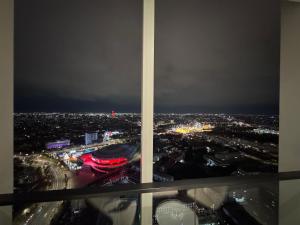 Nespecifikovaný výhled na destinaci Taškent nebo výhled na město při pohledu z aparthotelu