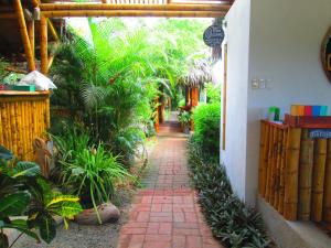 Aed väljaspool majutusasutust Hostal Los Orishas