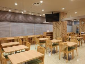 Um restaurante ou outro lugar para comer em Dormy Inn Wakkanai