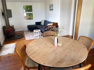 Χώρος καθιστικού στο Gunuma Shack +8 φωτογραφίες