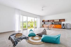 Η κουζίνα ή μικρή κουζίνα στο Bali Alam Villa