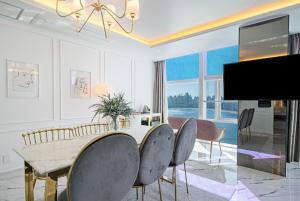 TV a/nebo společenská místnost v ubytování Gwangalli Hotel primavera in Busan