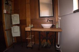 Φωτογραφία από το άλμπουμ του The Old School House BnB σε Kybunga