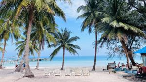 Φωτογραφία από το άλμπουμ του Sunshine Resort Hotel Coconut Beach Koh Rong σε Phumĭ Kaôh Rŏng +45 φωτογραφίες