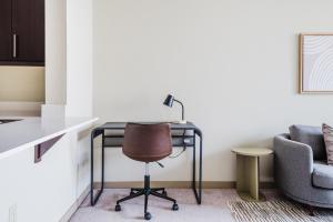 Ảnh trong thư viện ảnh của Blueground Dublin pool AC nr museums SFO-1781 ở San Francisco