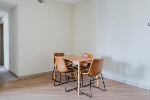 Ảnh trong thư viện ảnh của Blueground Dublin pool AC nr museums SFO-1781 ở San Francisco +17 ảnh