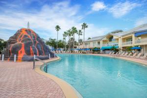Sundlaugin á Hilton Vacation Club Cypress Pointe Orlando eða í nágrenninu