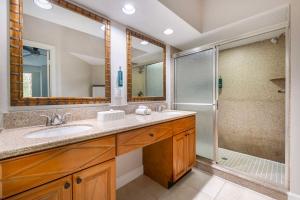 Baðherbergi á Hilton Vacation Club Cypress Pointe Orlando