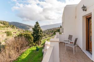 Gallery image of Moraki Apartment 2 Andros in Korthi +19 photos