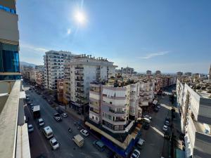 Nespecifikovaný výhled na destinaci Alanya nebo výhled na město při pohledu z apartmánu
