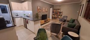 Køkken eller tekøkken på Chic Flat with Stunning Views + 5 billeder