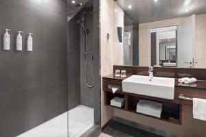 Vannituba majutusasutuses Courtyard by Marriott Linz