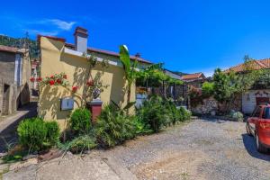 Zahrada ubytování Kuća za odmor Bribirka