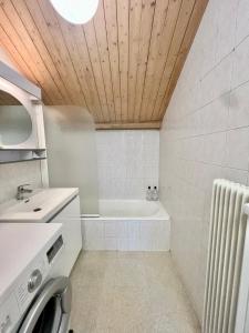 Koupelna v ubytování Charmant appartement T2 cottage + 7 fotografií