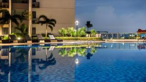 Bazén v ubytování R&F Princess Cove Seine Region by FUJU with Seaview at JB City Centre#Adjacent to Singapore#5 mins walk to ClQ#Free Parking#中英文房东 nebo v jeho okolí