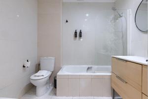 Koupelna v ubytování Vt recién renovada en Zabalburu + 19 fotografií