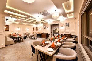 Istumisnurk majutusasutuses Click Collection Grand Gateway Varanasi