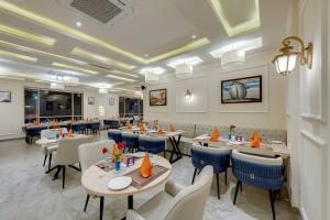 Restaurant o iba pang lugar na makakainan sa Click Collection Grand Gateway Varanasi