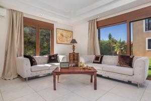 A seating area at Luxury Mansion Rhodes