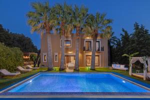 The swimming pool at or close to Luxury Mansion Rhodes