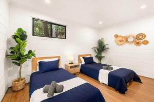 Легло или легла в стая в Seednest A-frame Treehouse Forest View&Game Room