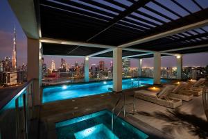 Piscina di Atria Business Bay o nelle vicinanze