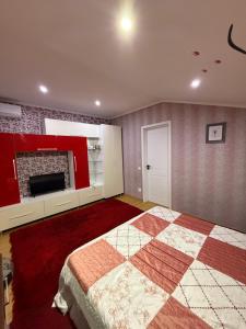 Postel nebo postele na pokoji v ubytování Apartament cu o camera Buiucani