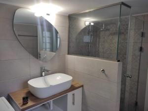 Φωτογραφία από το άλμπουμ του Myron & Gabby's House 2 στη Μονεμβασιά