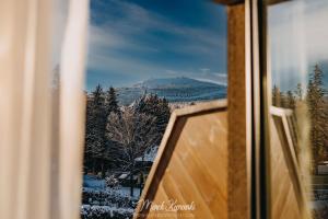 Widok na góry z tego aparthotelu