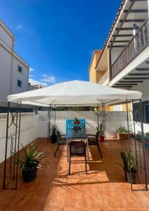 Coliving Villa El Gago的阳台或露台